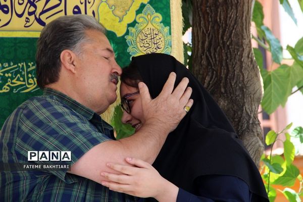 جشن روز دختر در دبیرستان حضرت زینب(س) ناحیه یک شهرری