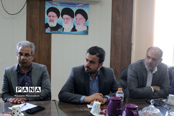 نشست هم‌اندیشی معاونان پرورشی و تربیت‌بدنی شهرستان‌ها و مناطق استان بوشهر