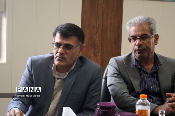 نشست هم‌اندیشی معاونان پرورشی و تربیت‌بدنی شهرستان‌ها و مناطق استان بوشهر