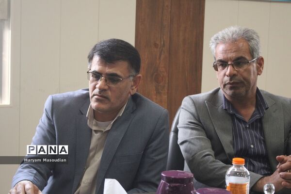 نشست هم‌اندیشی معاونان پرورشی و تربیت‌بدنی شهرستان‌ها و مناطق استان بوشهر