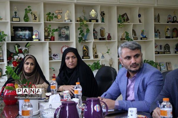 نشست هم‌اندیشی معاونان پرورشی و تربیت‌بدنی شهرستان‌ها و مناطق استان بوشهر