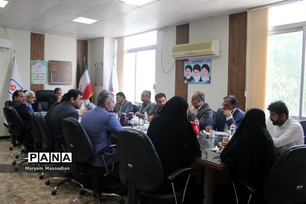 نشست هم‌اندیشی معاونان پرورشی و تربیت‌بدنی شهرستان‌ها و مناطق استان بوشهر