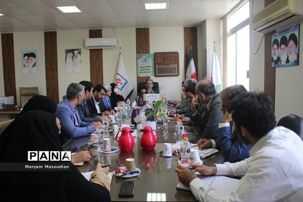نشست هم‌اندیشی معاونان پرورشی و تربیت‌بدنی شهرستان‌ها و مناطق استان بوشهر