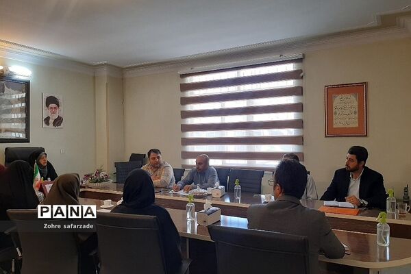 برگزاری کارگروه میزکار رتبه‌بندی معلمان در آموزش و پرورش رودهن