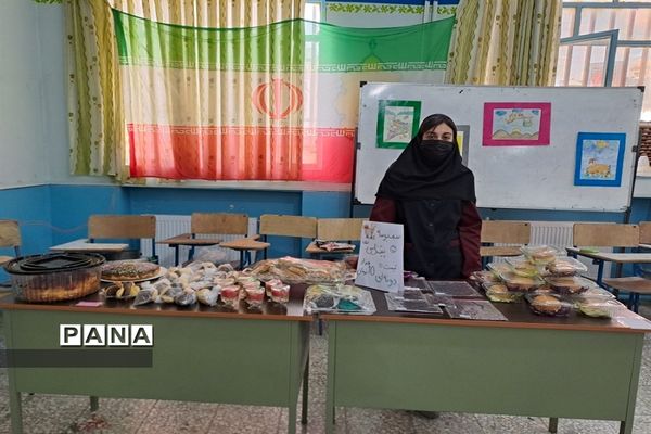 برگزاری نمایشگاه کار و فناوری  دبیرستان سیزده آبان ناحیه یک کرج