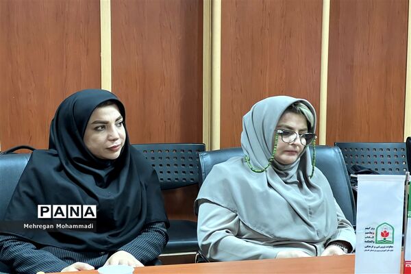 نشست صمیمانه عوامل ستادی و اجرایی جشن سالروز تاسیس سازمان دانش‌آموزی