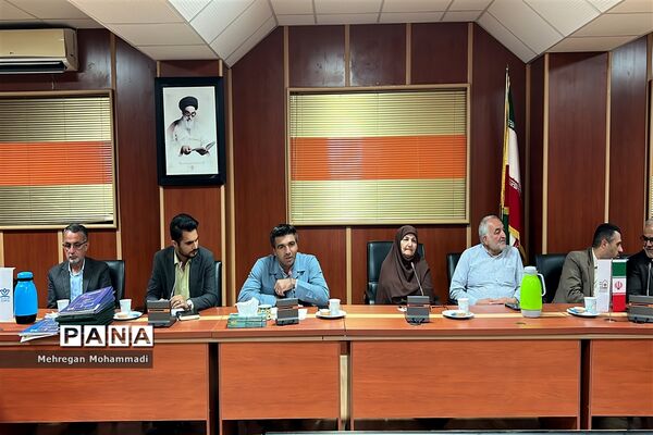 نشست صمیمانه عوامل ستادی و اجرایی جشن سالروز تاسیس سازمان دانش‌آموزی