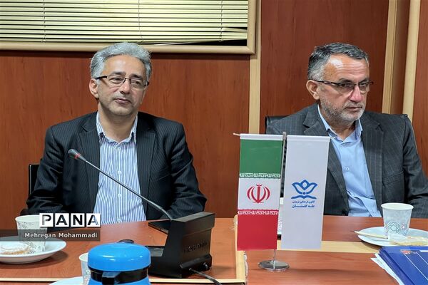 نشست صمیمانه عوامل ستادی و اجرایی جشن سالروز تاسیس سازمان دانش‌آموزی
