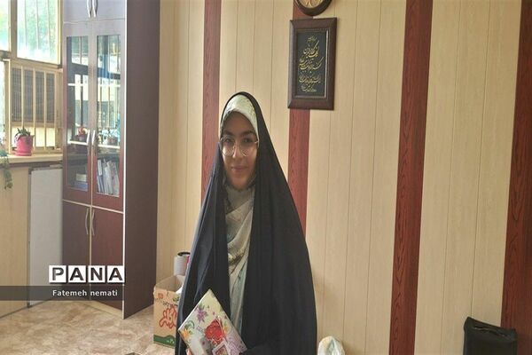 گرامیداشت هفته کرامت و تقدیر از دانش‌‌آموزان فعال نماز و مسابقات قرآنی مدرسه شایستگان ملارد