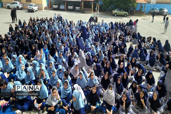 گرامیداشت هفته کرامت و تقدیر از دانش‌‌آموزان فعال نماز و مسابقات قرآنی مدرسه شایستگان ملارد
