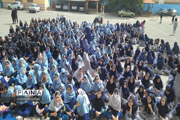 گرامیداشت هفته کرامت و تقدیر از دانش‌‌آموزان فعال نماز و مسابقات قرآنی مدرسه شایستگان ملارد
