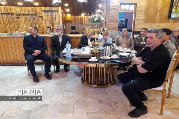 جشن قهرمانی تیم نونهالان پرسپولیس قائمشهر