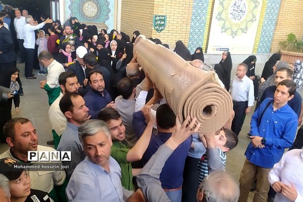 اهدای ۱۶۰۰ متر فرش دستباف به حرم حضرت معصومه (س)