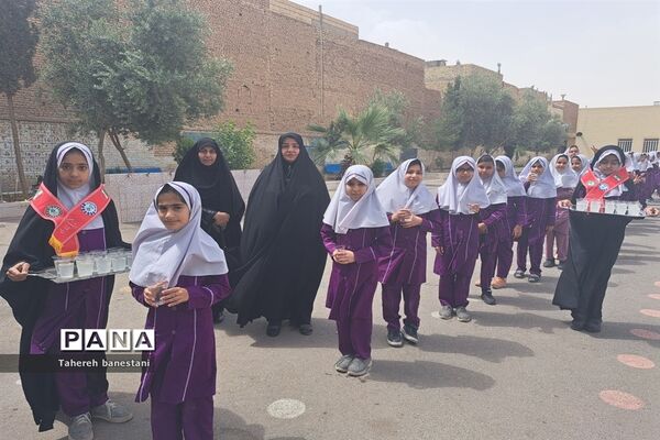 برپایی جشن روز دختر در دبستان دخترانه عفت ناحیه یک یزد
