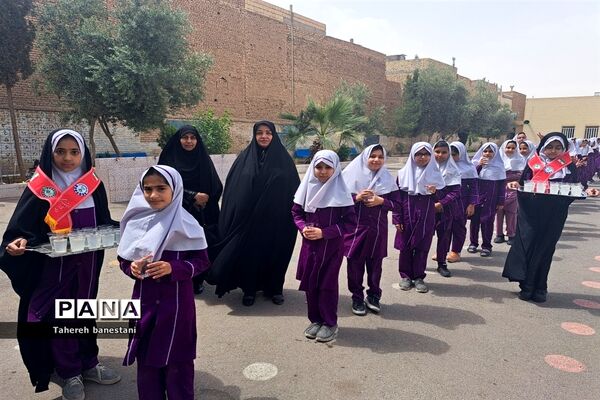 برپایی جشن روز دختر در دبستان دخترانه عفت ناحیه یک یزد