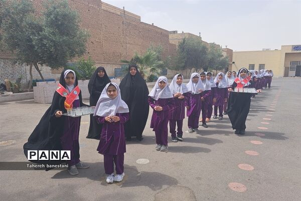 برپایی جشن روز دختر در دبستان دخترانه عفت ناحیه یک یزد