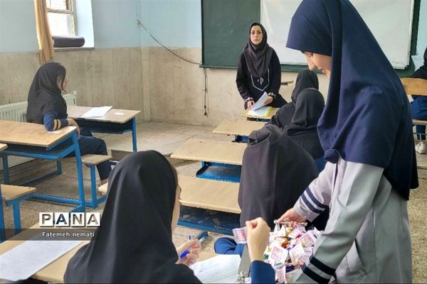 برگزاری امتحانات نهایی در دبیرستان شایستگان و شهید‌همت ملارد