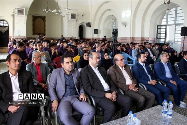 نواختن زنگ زبان فارسی در مدارس استان یزد