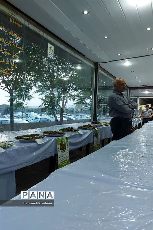 برگزاری هشتمین‌ جشنواره بومی محلی‌ تاک‌پلو در شهرستان خلیل‌آباد