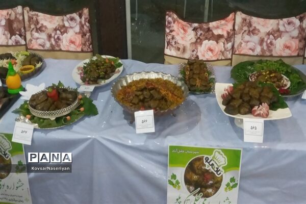 برگزاری هشتمین‌ جشنواره بومی محلی‌ تاک‌پلو در شهرستان خلیل‌آباد