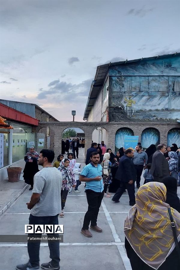 برگزاری هشتمین‌ جشنواره بومی محلی‌ تاک‌پلو در شهرستان خلیل‌آباد