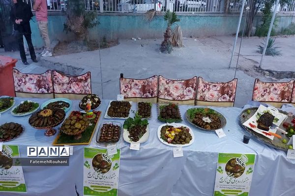 برگزاری هشتمین‌ جشنواره بومی محلی‌ تاک‌پلو در شهرستان خلیل‌آباد