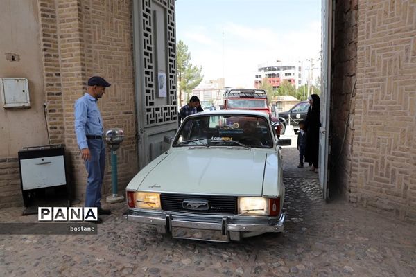 رژه خودروهای کلاسیک در بیرجند