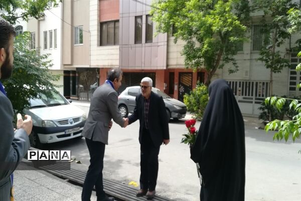 تکریم خانواده شهدای دفاع مقدس