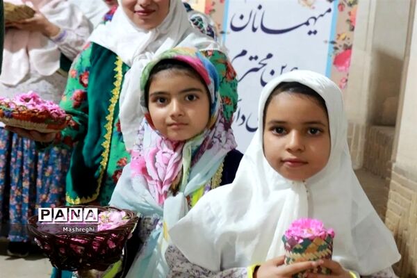 آیین ملی گل غلتان در خانه  تاریخی آل یاسین کاشان