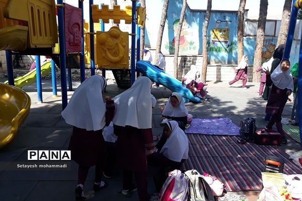 اردوی دانش‌آموزان دبستان حضرت زهرا(س) ۲ رودهن در آخرین روز سال تحصیلی