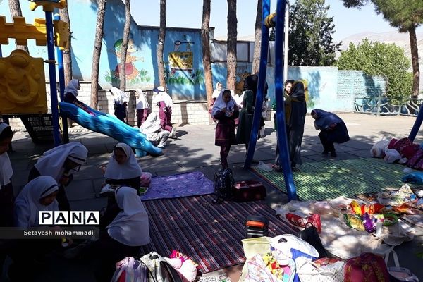 اردوی دانش‌آموزان دبستان حضرت زهرا(س) ۲ رودهن در آخرین روز سال تحصیلی