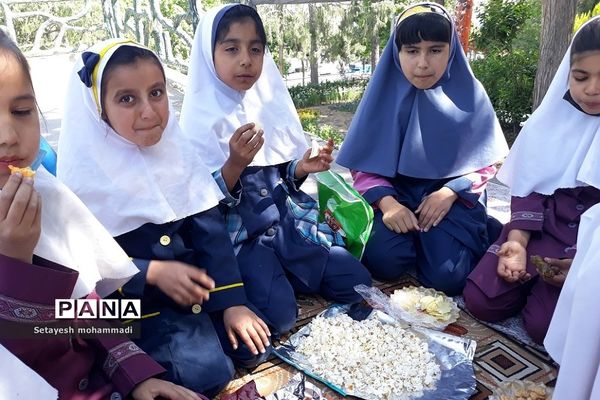 اردوی دانش‌آموزان دبستان حضرت زهرا(س) ۲ رودهن در آخرین روز سال تحصیلی