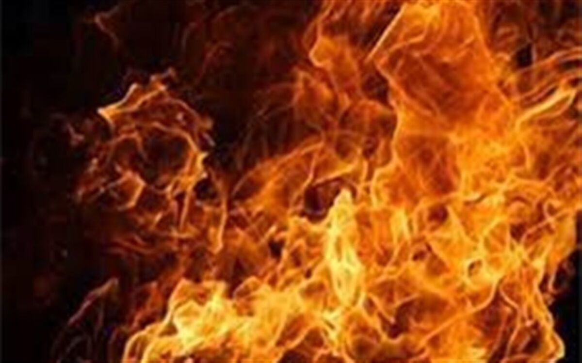 انسداد خیابان مولوی در پی آتش‌سوزی