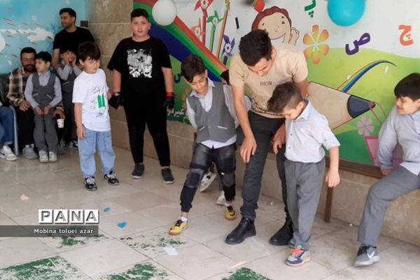 برگزاری مسابقه پدر و پسر در دبستان برهان علم ناحیه یک بهارستان