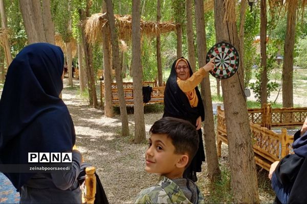 اردوی تفریحی و آموزشی معاونان و مربیان پرورشی در روستای فرح‌آباد شهرستان فیروزکوه