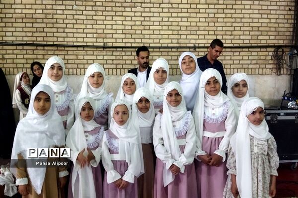 برگزاری جشن روز دختر در سالن ورزشی هفت تیر شهرستان قرچک
