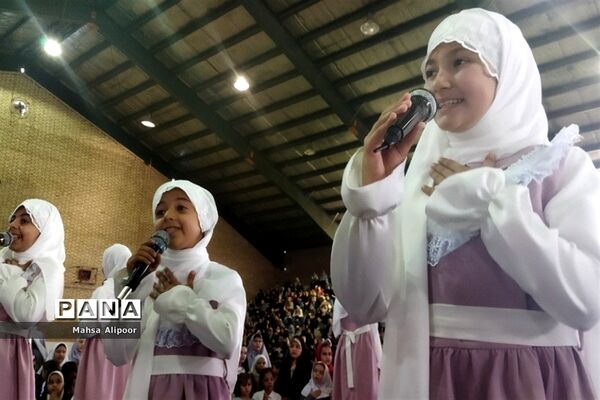 برگزاری جشن روز دختر در سالن ورزشی هفت تیر شهرستان قرچک