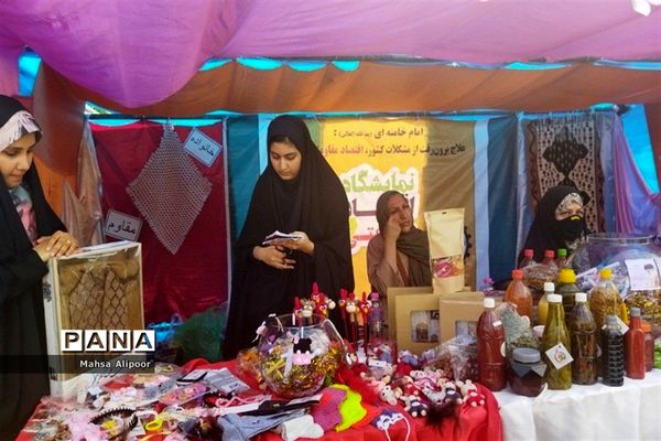 برگزاری جشن روز دختر در سالن ورزشی هفت تیر شهرستان قرچک