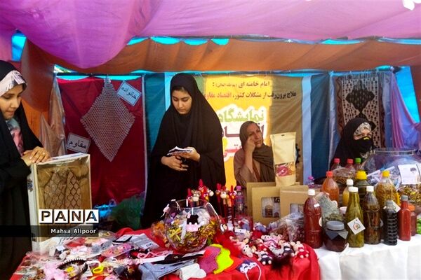 برگزاری جشن روز دختر در سالن ورزشی هفت تیر شهرستان قرچک