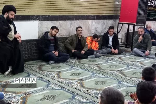 جلسات هفتگی معرفتی و اخلاقی امام جمعه رودهن با نوجوانان و جوانان
