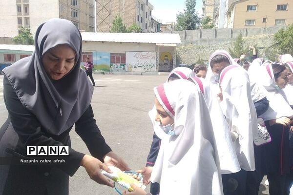 جشن روز دختر و ولادت حضرت معصومه (س) در دبستان شهید‌سجادیان رودهن