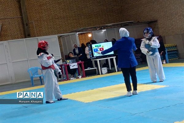 برگزاری مسابقات قهرمانی تکواندو دختران شهر شیراز