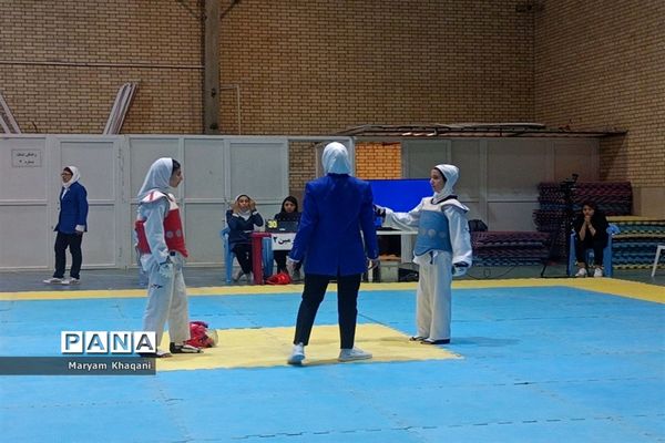برگزاری مسابقات قهرمانی تکواندو دختران شهر شیراز