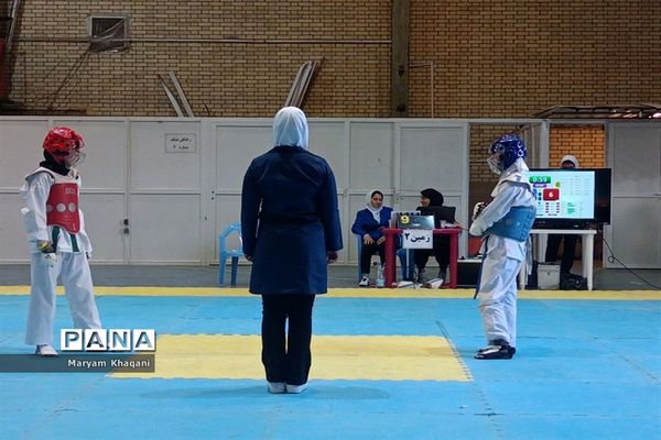 برگزاری مسابقات قهرمانی تکواندو دختران شهر شیراز