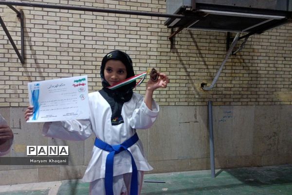 برگزاری مسابقات قهرمانی تکواندو دختران شهر شیراز