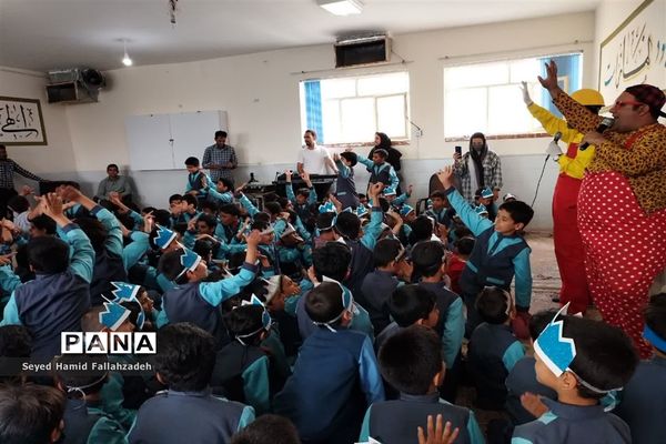 جشن الفبای کلاس اولی‌های دبستان قاسم ‌بن الحسن(ع) ناحیه یک یزد