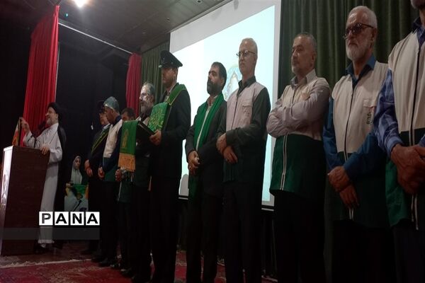 مراسم تجلیل از دانش‌آموزان دختر حافظ جزء ۳۰ قرآن کریم در محمودآباد