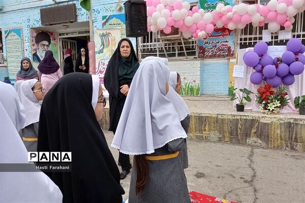 مراسم روز دختر در مدرسه دخترانه ریحانه‌النبی شهرستان قرچک‌