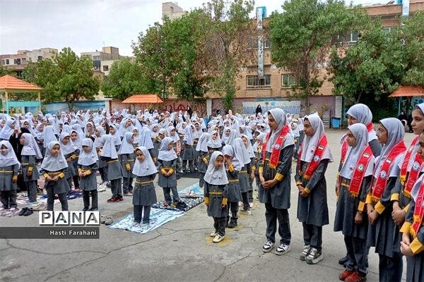مراسم روز دختر در مدرسه دخترانه ریحانه‌النبی شهرستان قرچک‌