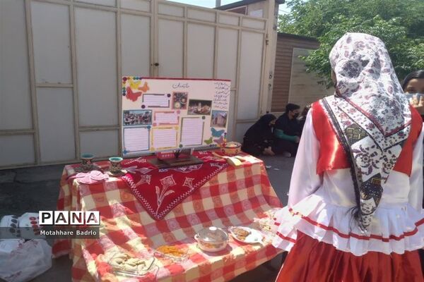 کارسوق ایران زیبا در دبیرستان فرزانگان اسلامشهر